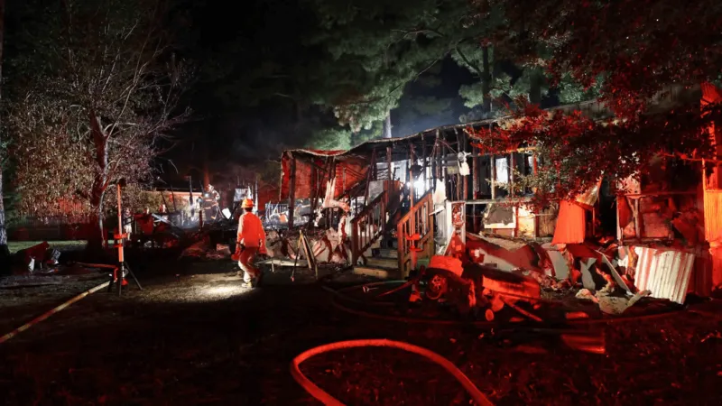 Mobile home destroyed in Tuesday night fire at Bay Meadows park in Morehead City