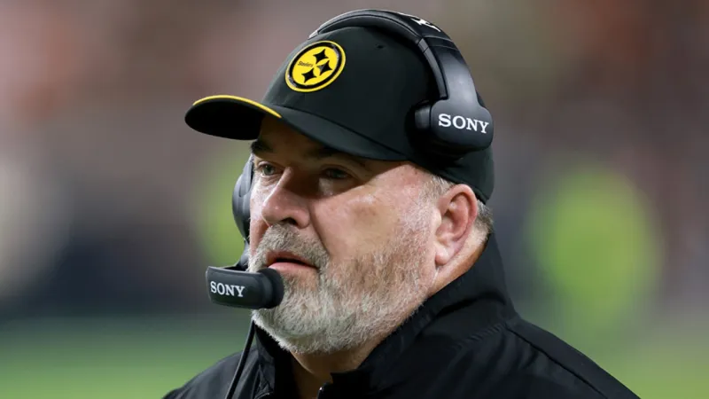 Steelers HC Mike McCarthy Explains He, Aaron Rodgers Cursing At Each Other