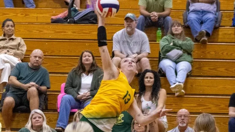 Women's Volleyball Cruises In USA South Tri-Match, Defeating Brevard, Mary Baldwin In Three Sets