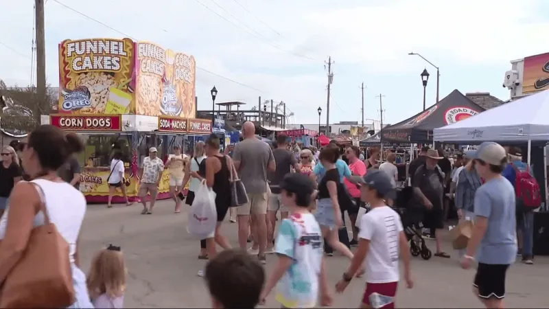 Day 2 of the NC seafood festival draws big crowds and shrimp boat tours