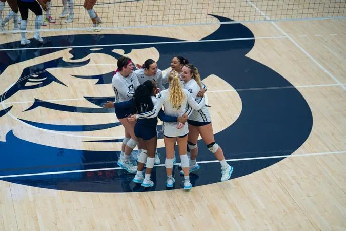 Royals Roll Past Stetson, Earn First ASUN Victory