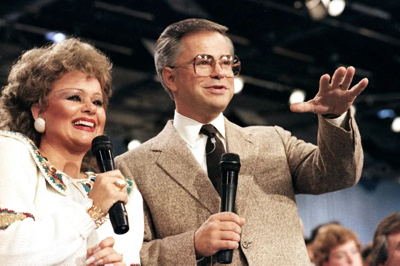 Jim Bakker, who built 'PTL Club' televangelism empire, has died at 86