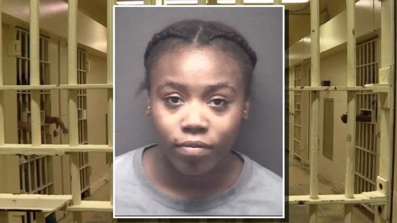 Greenville woman accused of attempting to stab woman with knife