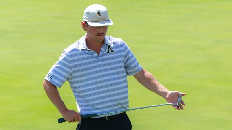 Shorthanded Men's Golf Contends for Team, Individual Titles Before Tough Finish
