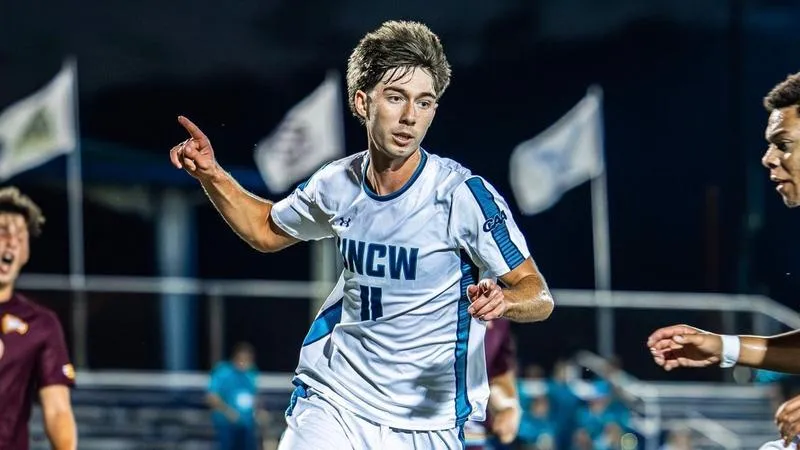 No. 23 UNCW Closes Non-Conference Play with 3-2 Win