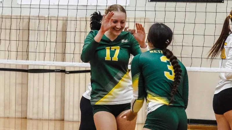 Tillery Tallies Career-Best Nine Total Blocks, Women's Volleyball Escapes Salem in Five Set Thriller