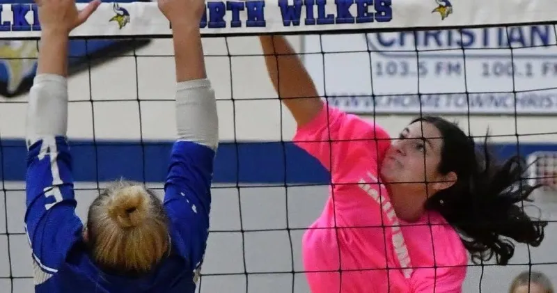 North spikers go 2-0 in MVC, 3-4 in tourney