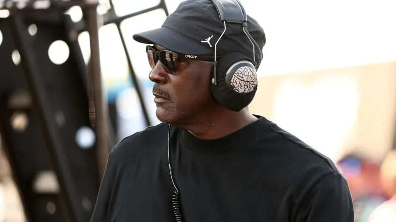 Michael Jordan donates $10 million to UNC Social Work school, honoring his mother