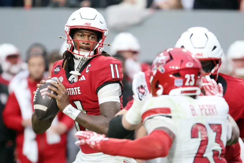 Bailey's career-high 373 yards passing, 2 TDs lead NC State past Louisville 31-28