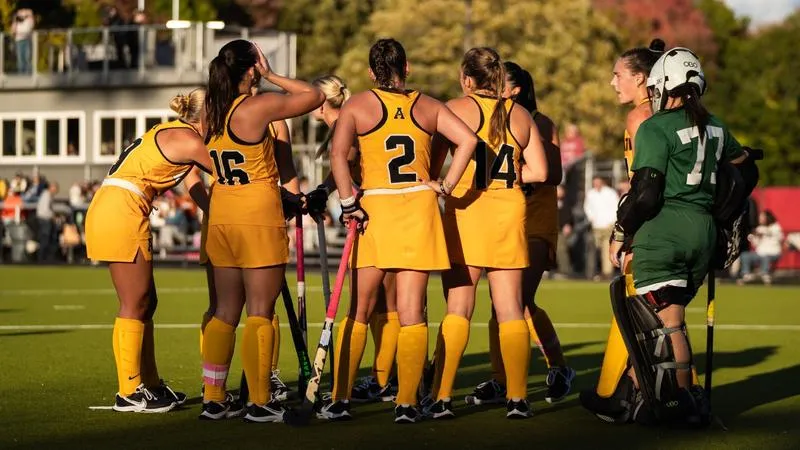 Field Hockey Falls in Top-Five Matchup at No. 5 UMass
