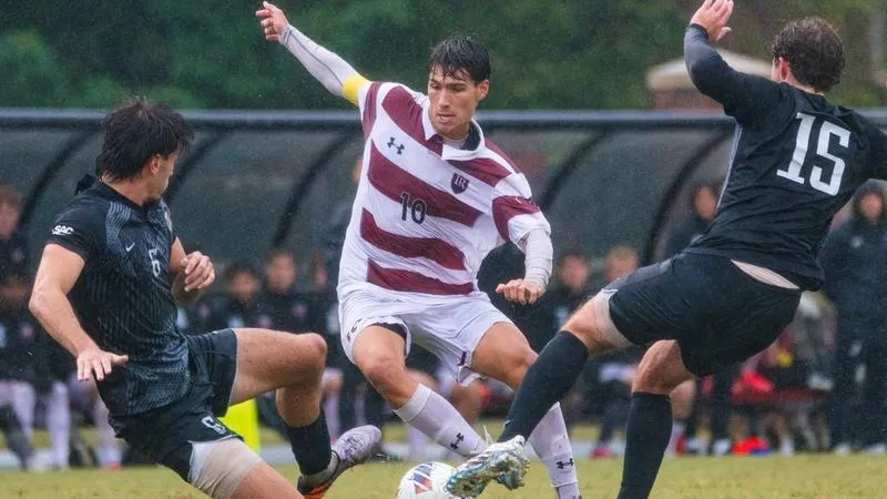 Men's Soccer celebrates seniors with 2-0 win over No. 6 Anderson