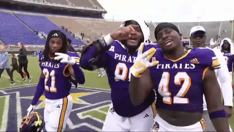 ECU takes over after halftime, scores 21 unanswered to beat Rice 28-12