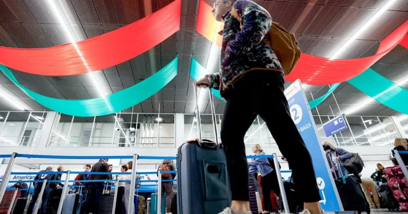 2026 holiday travel cheat sheet: How to hack airfares and score deals