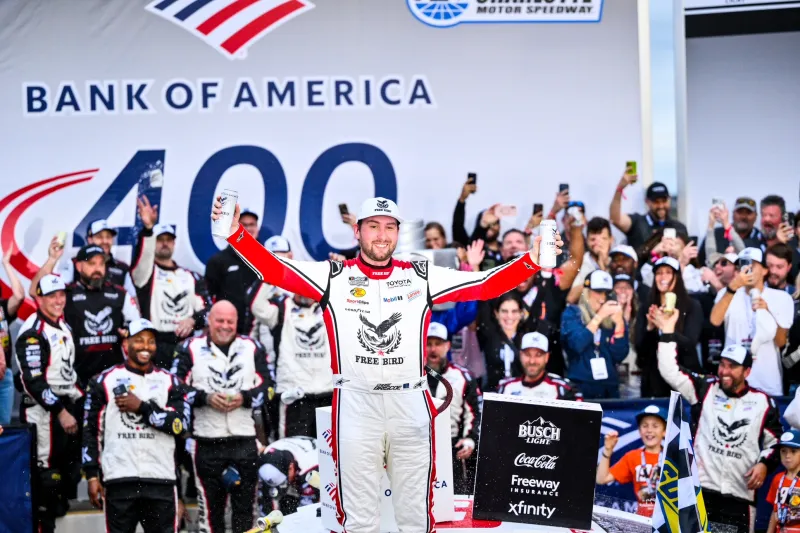Briscoe edges teammate Bell in historic photo finish at Charlotte Motor Speedway