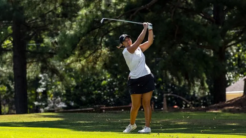Elon In Middle Of Pack At Terrier Intercollegiate