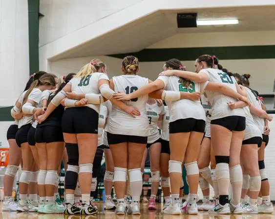 Volleyball Falls to Salem in Five Sets