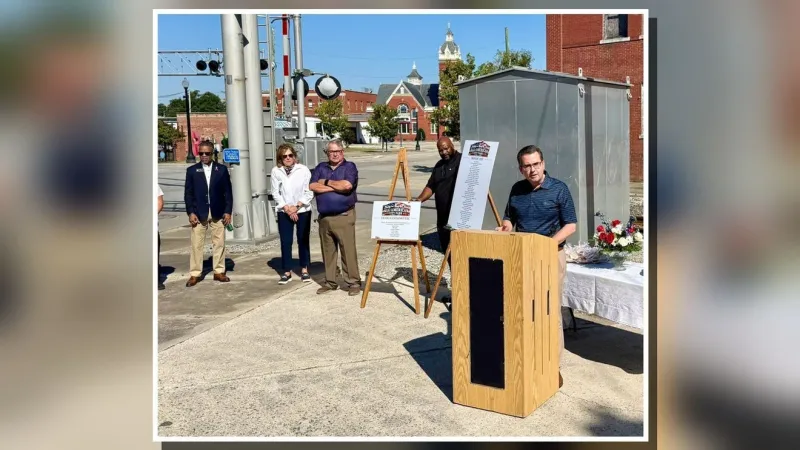 Kinston dedicates updated to park honoring former Mayor Buddy Ritch and his wife