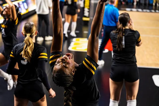 App State Volleyball Outlasts Dukes in Five