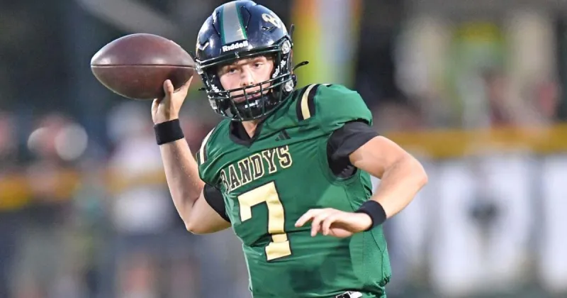 See how every Hickory-area football team did and which 2 players combined for 8 TDs