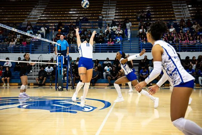 Broncos Sweep Shaw to Stay Hot at CIAA Roundup