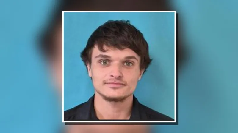 2 arrested, third wanted in Craven County tobacco shop break-in