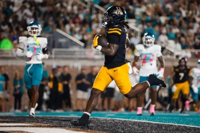 Lewis Named Sun Belt Football's Offensive Player of the Week