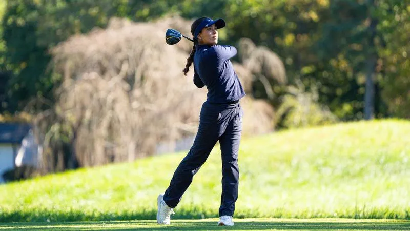 Olmos Leads Royals at UNCG Collegiate