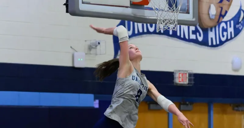 Vikings Make Third Round With Three-Set Victory