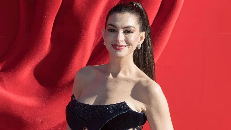 Anne Hathaway fires back at plastic surgery rumors with a surprisingly simple red carpet secret