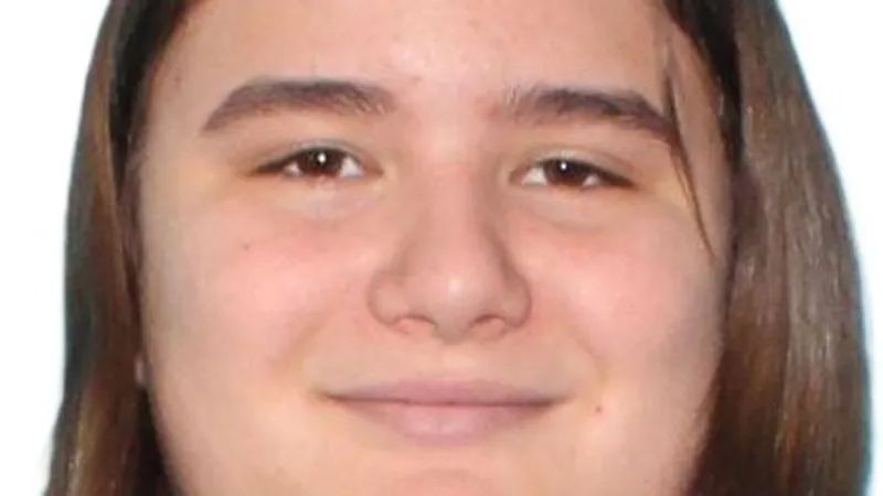 Lincoln police seek public's help finding missing 15-year-old Aubrey Kellogg