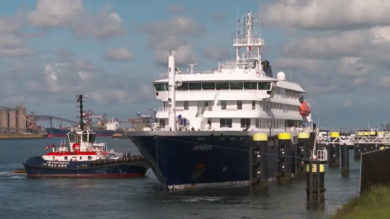 Hantavirus cruise passengers return home
