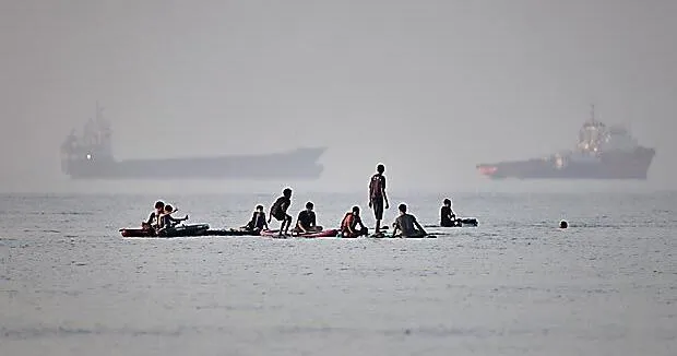 A new exchange of fire with Iran in the Gulf tests the fragile ceasefire