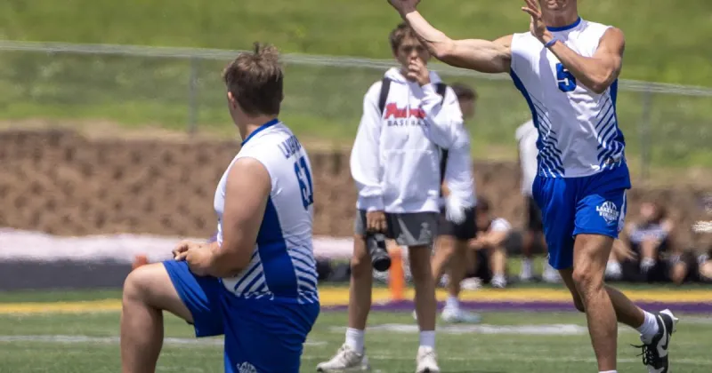 Lakeview works passing attack at 7-on-7 tournament