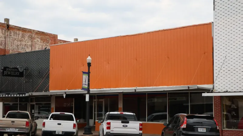 Lexington city council approves permit for storefront church on Washington St.