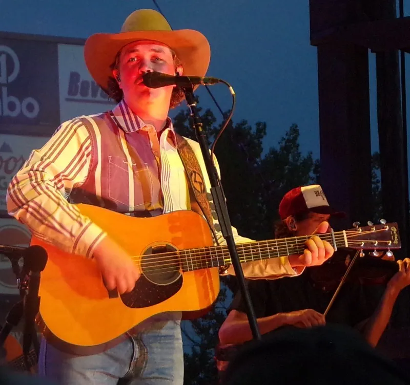 Zach Top turns back the clock at Nebraskaland Days concert