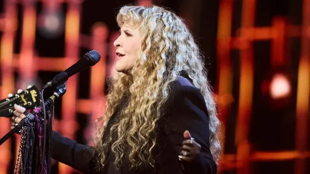 Report: Stevie Nicks to perform at Taylor Swift's wedding