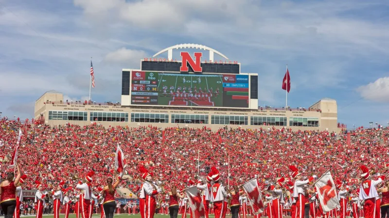 Country star Swindell to play after NU/North Dakota game