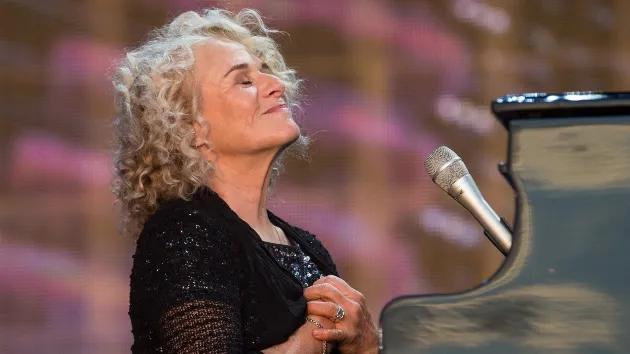 Carole King to rerelease Hyde Park 'Tapestry' concert for 10th anniversary