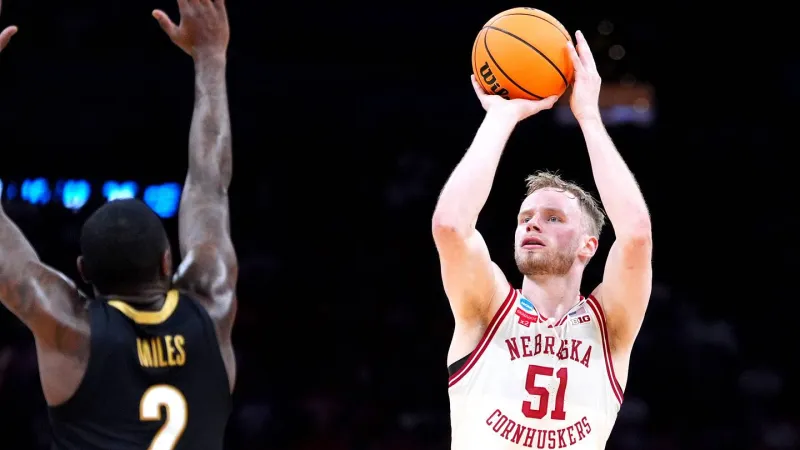 Former Husker Rienk Mast Shines in NBA Summer League Debut