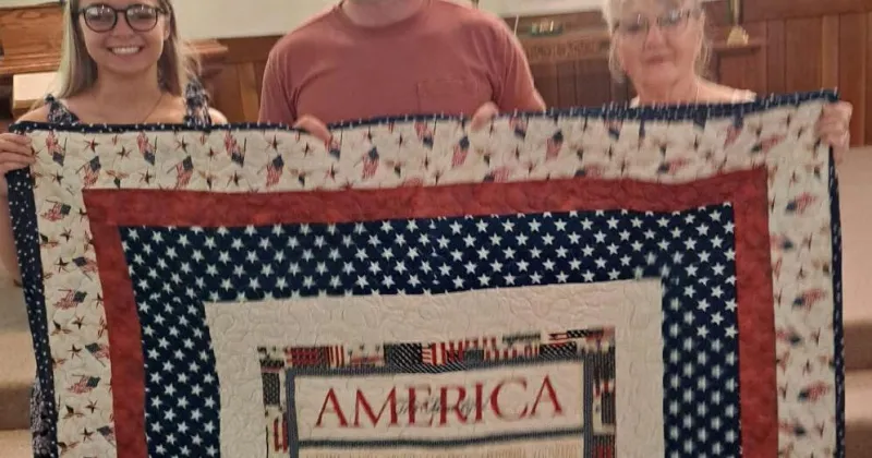 Beatrice man receives Quilt of Valor