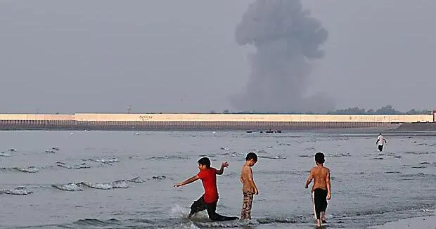 US attacks Iran, Tehran retaliates across Middle East as both vie for control of strait