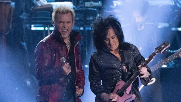 Billy Idol debuts new performance of 'White Wedding'