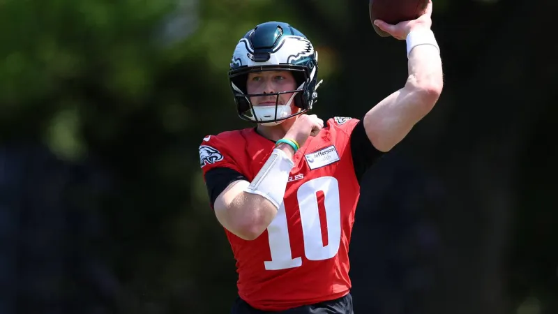 Two NFL hopefuls with Nebraska ties sharpen each other while helping local players