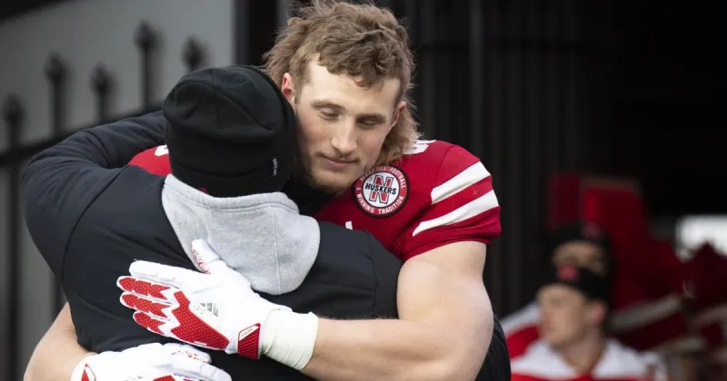 Neck injury forces former Nebraska tight end into NFL retirement