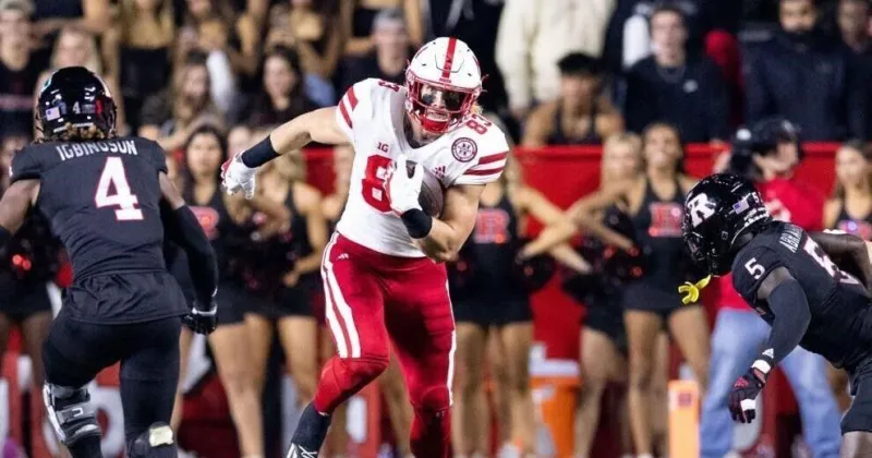 Neck injury forces former Nebraska tight end Travis Vokolek into NFL retirement