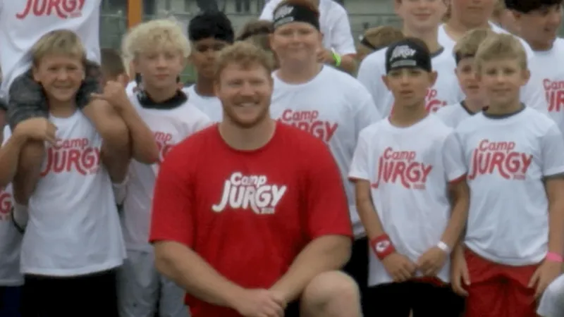 Pro Bowler Cam Jurgens returns home to host free youth football camp in Beatrice