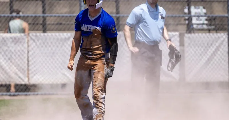 Lakeview, David City Seniors keep state dream alive in Area tournament