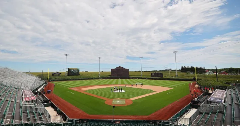 Mickey Harrington was the Phillies' Moonlight Graham. He never got his Field of Dreams.