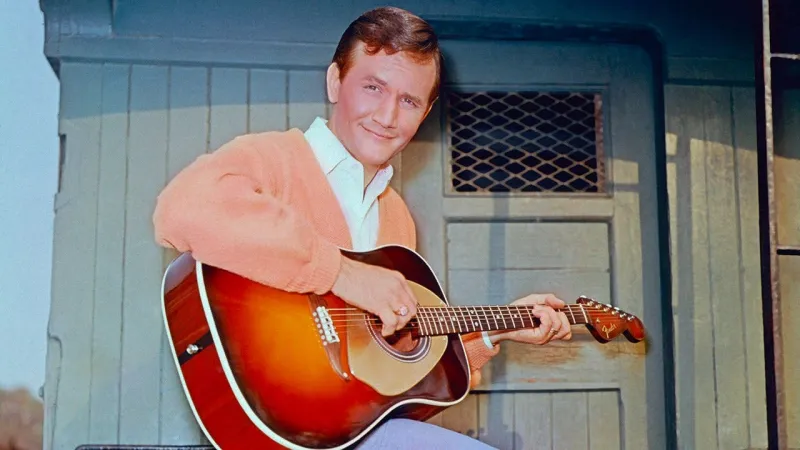 Roger Miller given stark choice after getting caught stealing: 'You can go to jail or you can go in the Army'