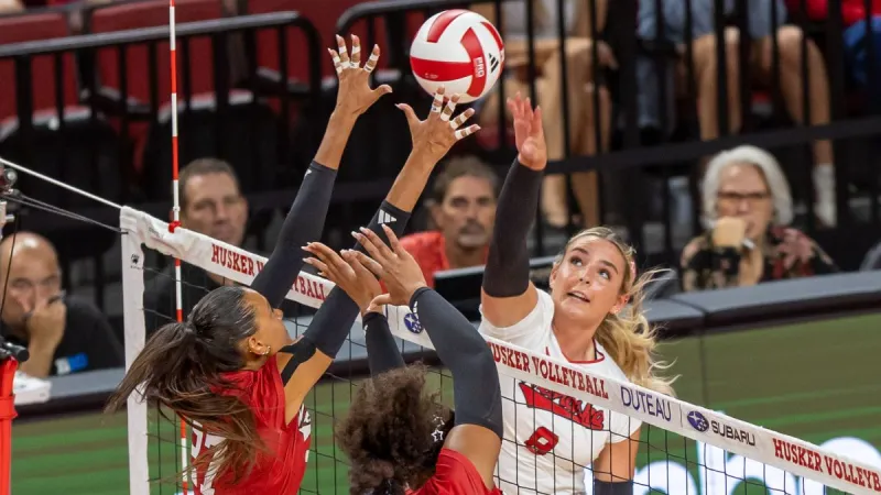 Gallery: Huskers Host Red-White Scrimmage at PBA